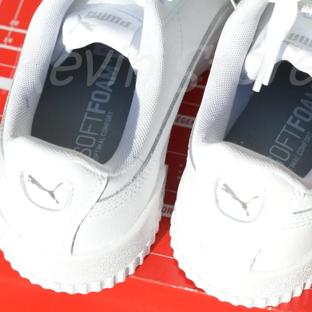 Puma Carina ladies white . Left: 8, right  :‎ 7.5